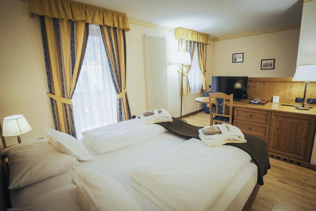 Hotel Al Parco Moena Bagian luar foto