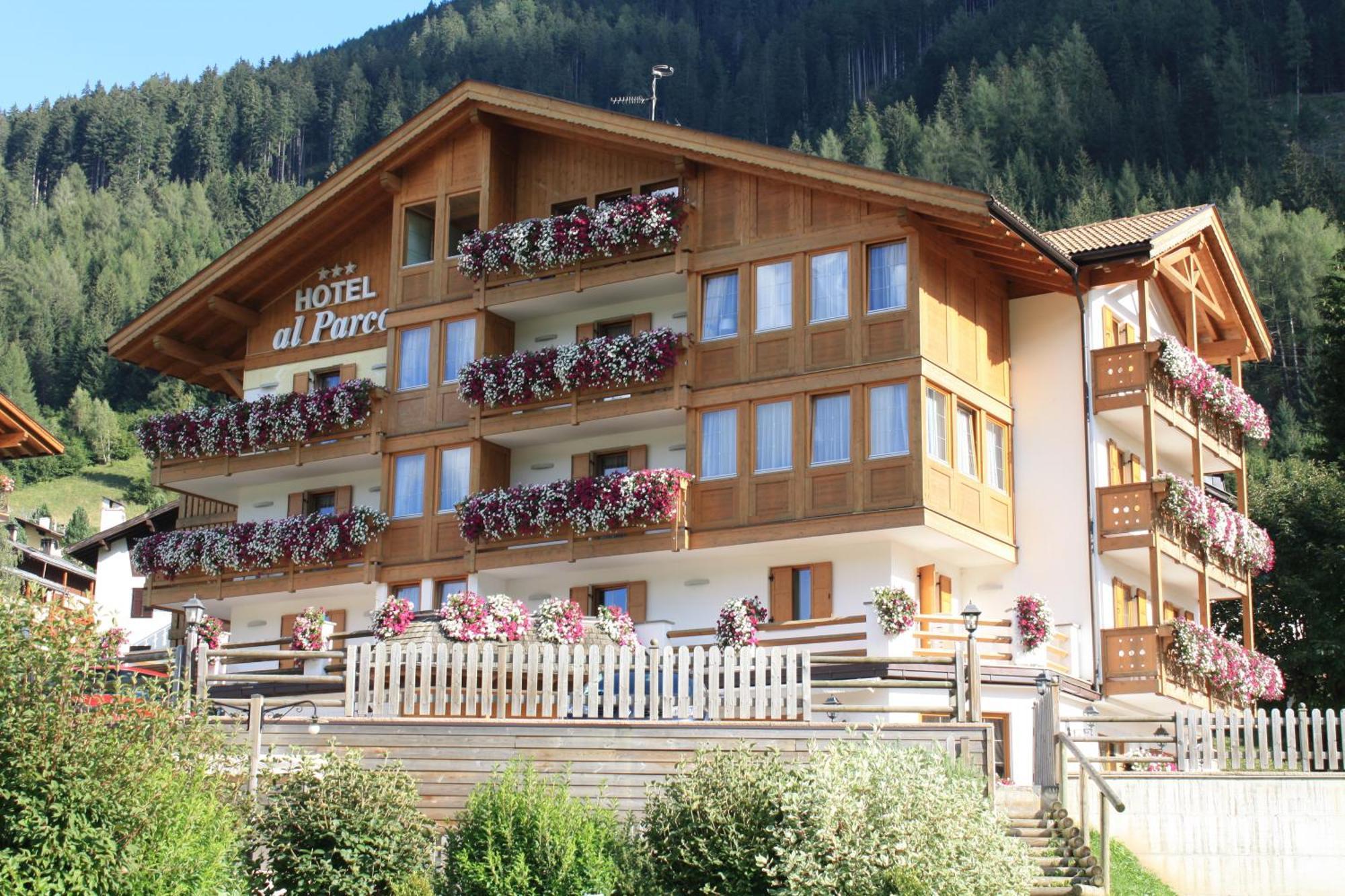 Hotel Al Parco Moena Bagian luar foto